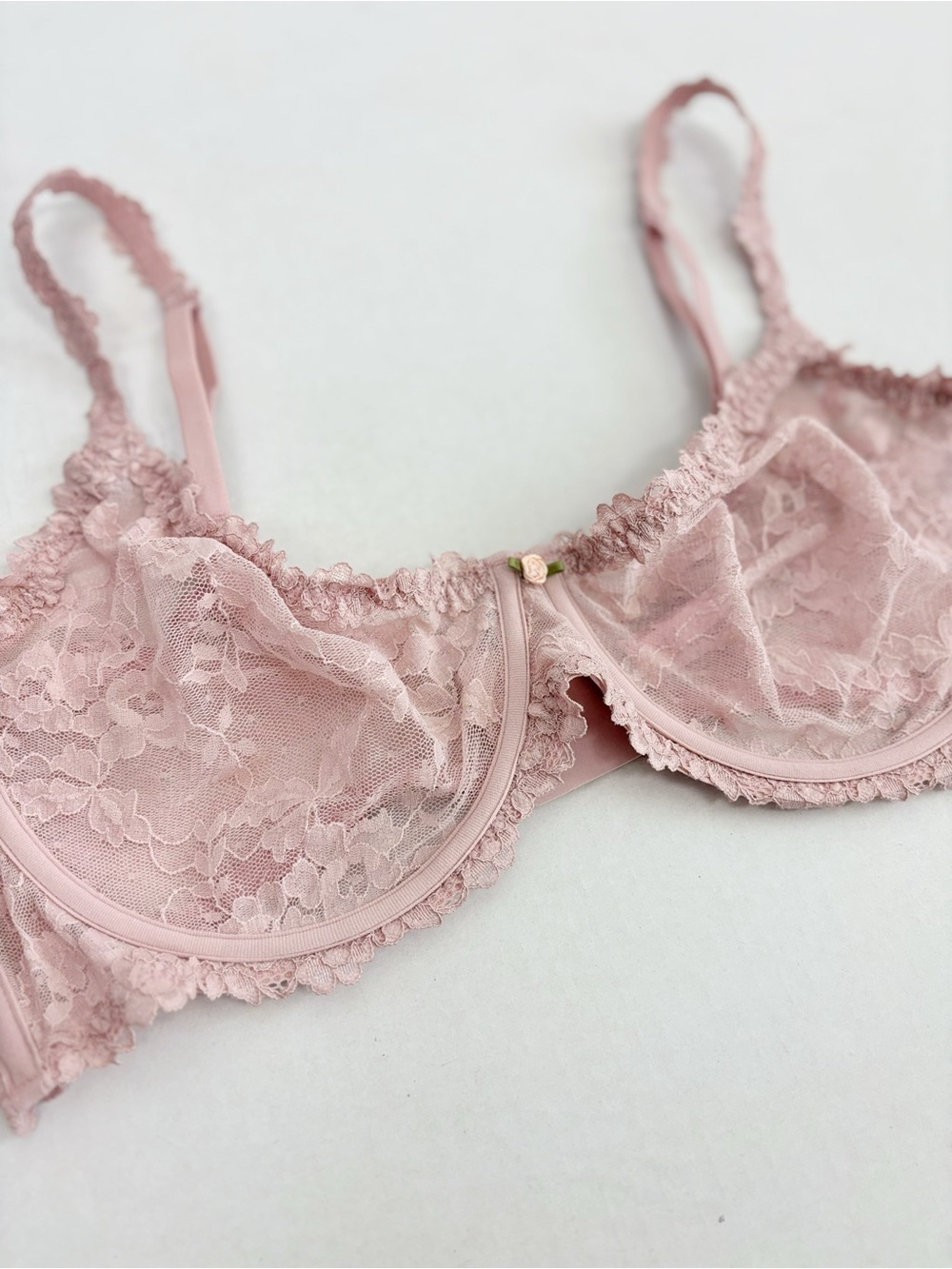 SKIMS Stretch Lace Unlined Demi Bra in Baby Pink Size 38DDD